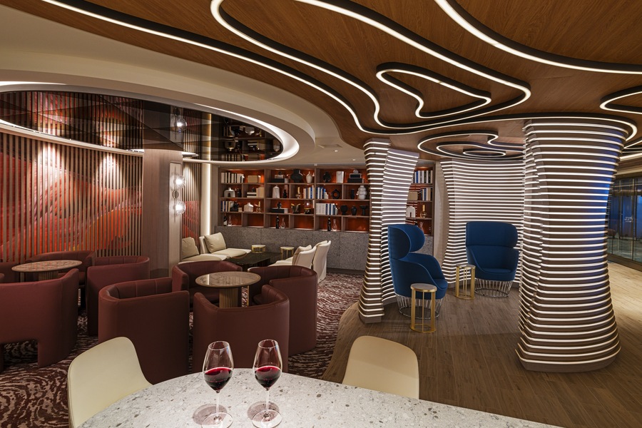 Norwegian Aqua Swirl Wine Bar ©Norwegian Cruise Line .jpg